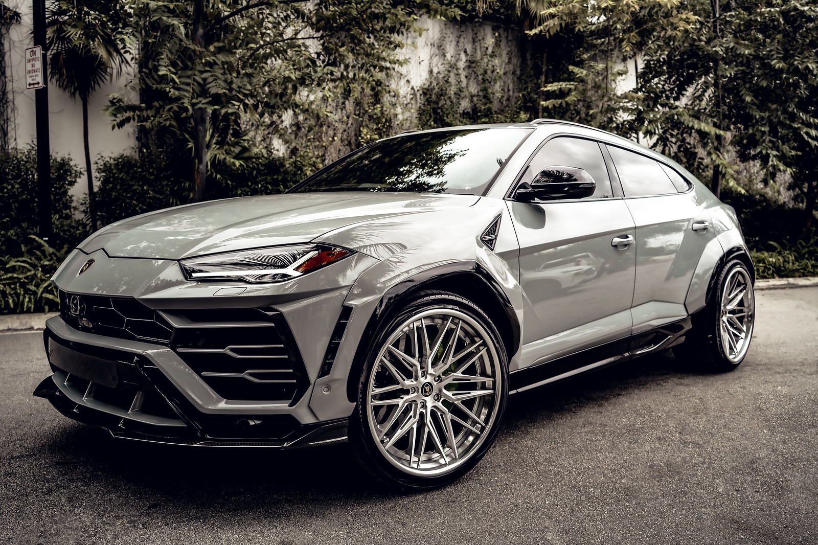 Representative Lamborghini Urus Widebody rental planning image