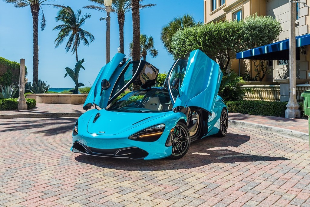 Representative McLaren 720S rental planning image